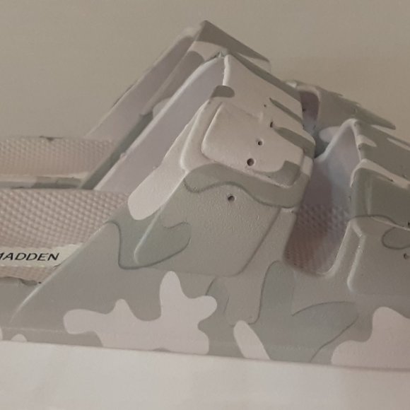 "STEVE MADDEN" ADJUSTABLE DOUBLE BUCKLE SLIP-ON SANDLES - Picture 7 of 14